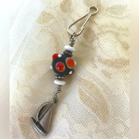 NWT Women/Girls Tablet/Phone Keychain Purse Cute Sailboat/Yacht Beaded Charm - Picture 3 of 4